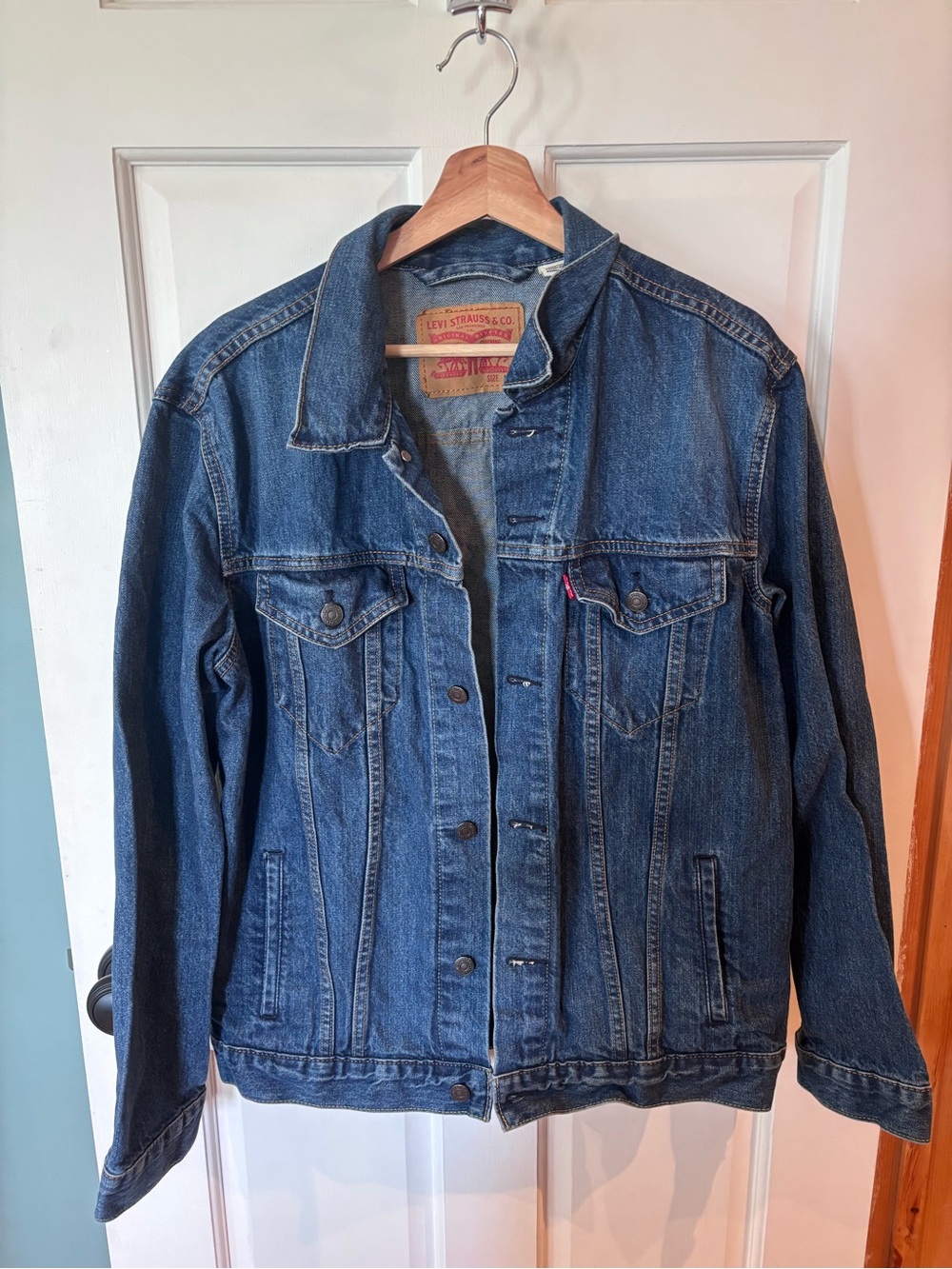 Levi's Men's Classic Blue Denim Jacket | Size Large